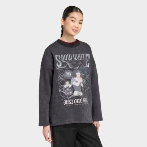 Girls’ Big Kids’ adidas Originals x Disney Villains Oversized Washed Long-Sleeve T-Shirt