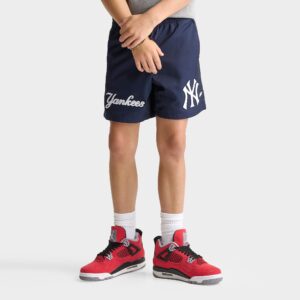 Big Kids’ Pro Standard New York Yankees MLB Woven Shorts