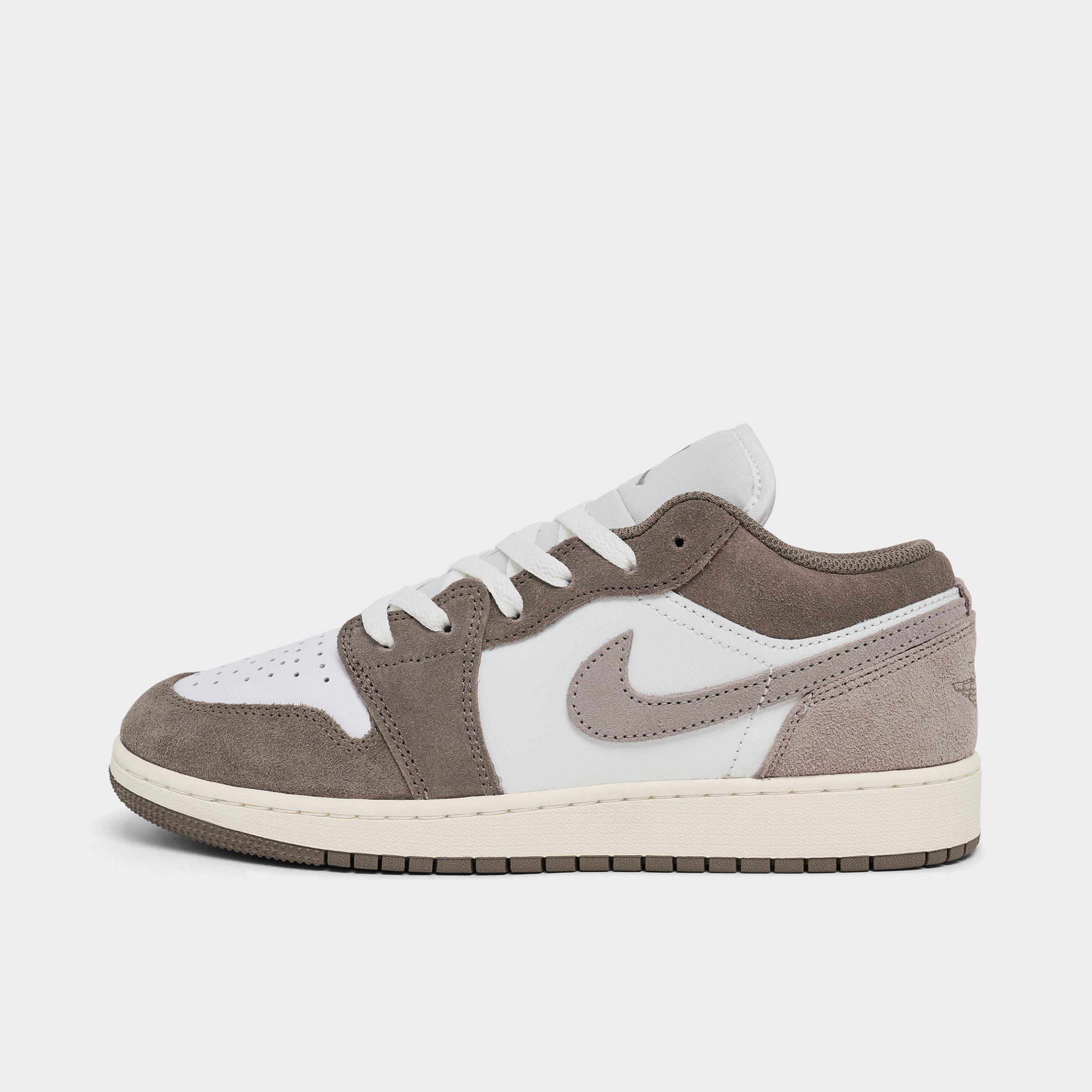 Big Kids’ Air Jordan Retro 1 Low Casual Shoes - Image 3
